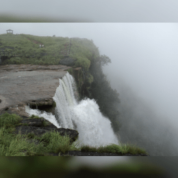 Nohsngithiang Falls image