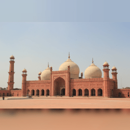 Badshahi Mosque image