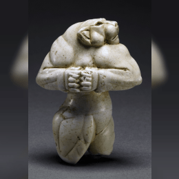 Guennol Lioness image