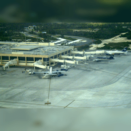 Cancún International image